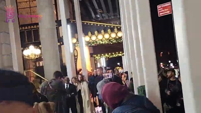 Джулия Робертс на показе фильма "Оставь мир позади" в Нью-Йорке смотреть онлайн