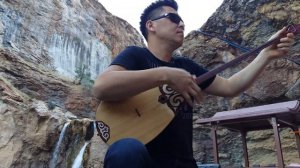 Dombıra ile Köroğlu (Kazakistan)      Erzhan Arkhabaev