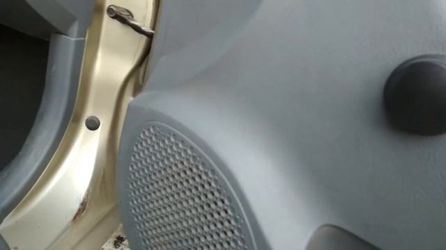 ХЕНДАЙ АКЦЕНТ СНЯТИЕ И УСТАНОВКА ОБИВКИ ПЕРЕДНИХ ДВЕРЕЙ
