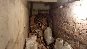 Ремонт гаража своими руками часть 8. Покраска стен и два мешка халявы.