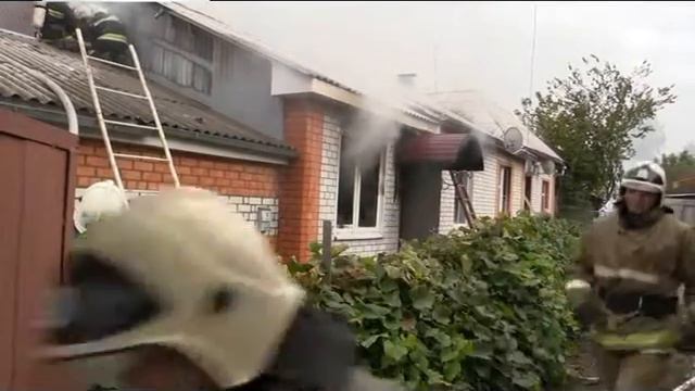 В центре Курска горел жилой дом смотреть онлайн