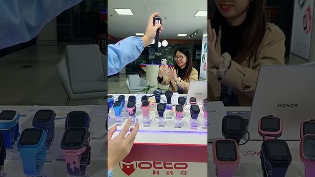 2022 Motto LT31 4G Video Call Kids Smart Watch & GPS Tracker (Live Show) смотреть онлайн