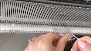 Обработка бокового края изделия __ Машинное вязание