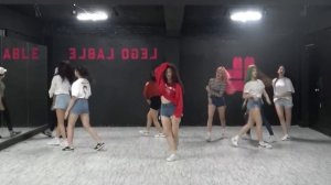 MOMOLAND (모모랜드) - BAAM Dance Practice (Mirrored)