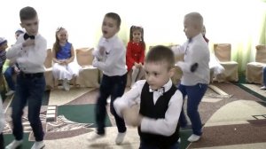 Танцевальный батл на утреннике 8 Марта 2020 в старшей группе. Муз. рук. Тушева И. В.