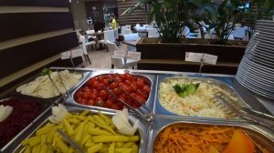 Завтрак ШВЕДСКИЙ СТОЛ в отеле Bridge Resort 4*Сочи/Главный корпус Bridge Resort/Бассейны BREEZE