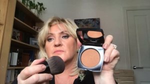 Chanel бронзат, кабуки кисть и парфюм Gardenia