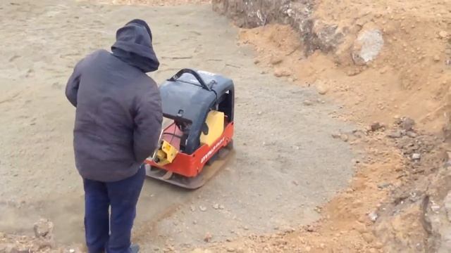 Трамбовка отсева ручной Вибро плитой смотреть онлайн