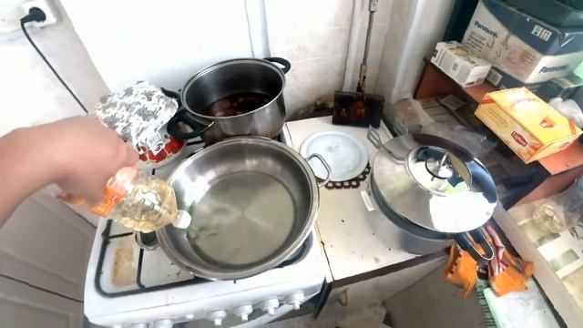 Жаренная печень, картошка фри
