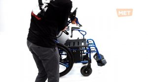 Складное кресло коляска с электроприводом MET Compact 21