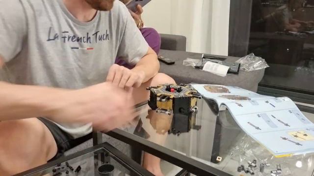 Building Lego set 10266 - Apollo 11 - timelapse смотреть онлайн