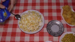 Вкусный и красивый салат Подсолнух с ветчиной и сыром