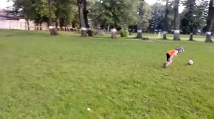 #Как дети #играют с отцами в футбол ТИМ играет с папой на стадионе