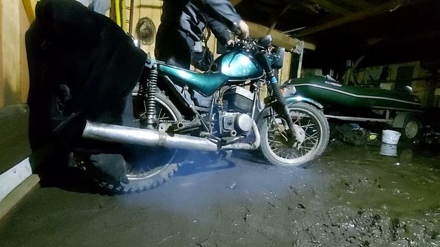 Установка поршня от Yamaha BWS 100 и лепесткового клапана от Yamaha JOG 3KJ на Минск 125 смотреть онлайн