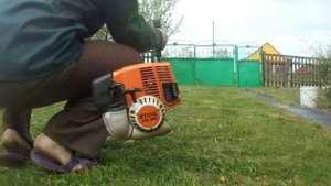 Мотокоса Stihl fs 130  запуск холодного двигателя.
