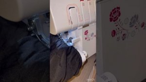 Как пришить резинку на юбку на оверлоке без машинки , чтобы шов не лопался !