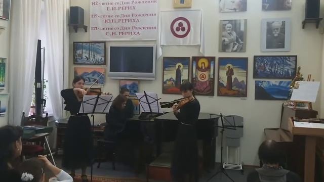 Martinu Sonata for two violins and piano смотреть онлайн