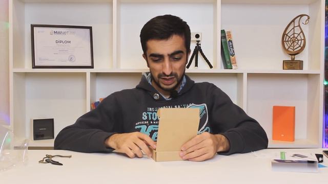 Hər kompyuterə lazım olan cihaz смотреть онлайн