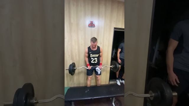 Строгий подьем на бицепс 60 кг #sports #motivation #powerlifting #бицепс #подпишись #short