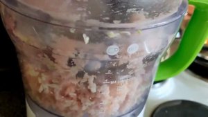 Кабачки с куриной грудкой.