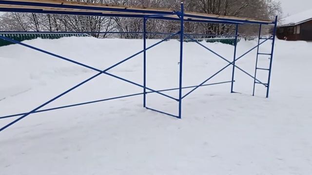 Собранные 2 секции лесов смотреть онлайн