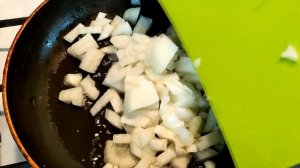 Очень вкусные, нежные блинчики и четыре разные начинки к ним.