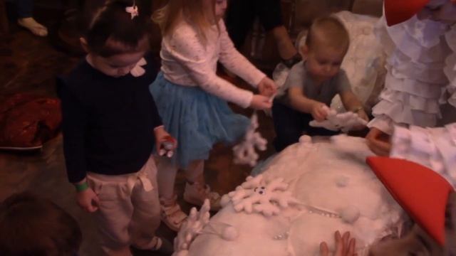 VLOG! Лера приехала в "Сказкин дом"!! Детский квест, поиск волшебного сугроба! Часть 2 смотреть онлайн