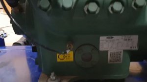 Заправка масла в поршневой полугерметичный компрессор Bitzer