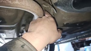 Как быстро и без проблем подтянуть ручник на ладе гранте, за 5 минут.