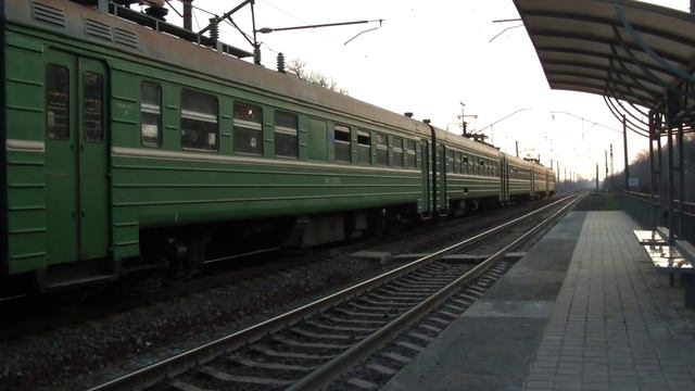 Электропоезд ЭР9П-220 смотреть онлайн
