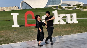 Девушки Танцуют Забавно В Баку Чеченская Лезгинка 2023 ALISHKA ELVIN Dance Lezginka  I Love Baku