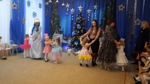 "Танец конфеток" Евтодьевой А. Музыкальный руководитель Макарова Ольга Викторовна  / мл гр/