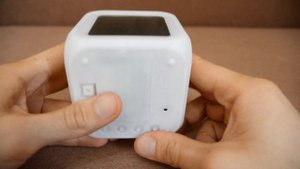 НАСТОЛЬНЫЕ ЧАСЫ БУДИЛЬНИК С ТЕРМОМЕТРОМ. БЕЛЫЕ ЧАСЫ НОЧНИК И БУДИЛЬНИК С АЛИЭКСПРЕСС