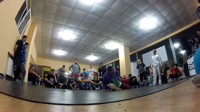 Покажи свой арсенал: Бесс VS Матюк tie смотреть онлайн