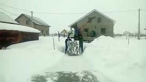 Разгружаем и катаем кольца для колодца.Миловка.