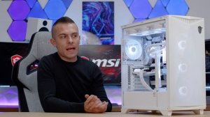 WHITE-THEMED PC Build - MSI GUNGNIR 300R | RTX 4070 GAMING X SLIM