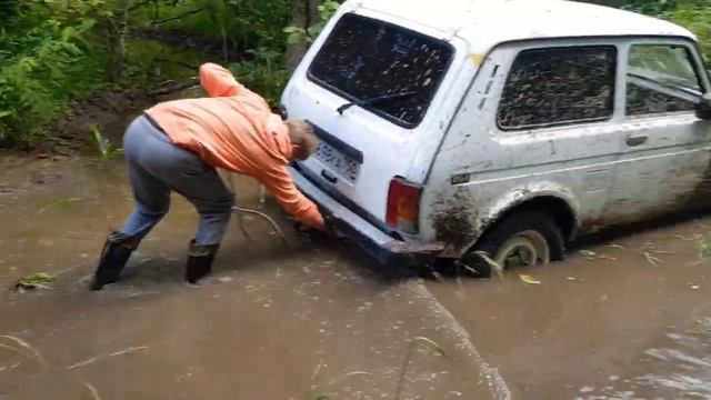 стандартная нива против подготовленной нивы на 33 и иж ода 4х4 на 31 форвард сафари 500 смотреть онлайн