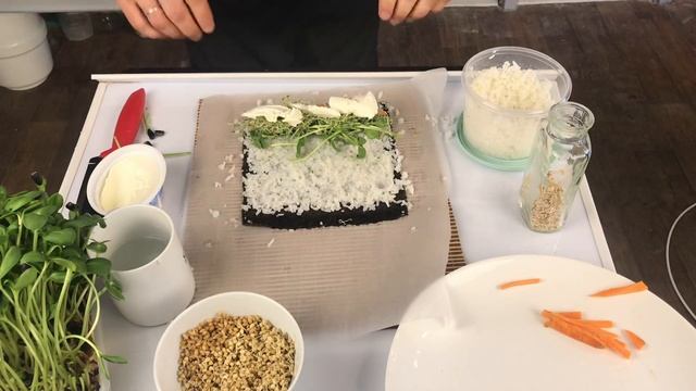 Готовим с микрозеленью. Роллы с микрозеленью подсолнечника и проростками клевера. смотреть онлайн