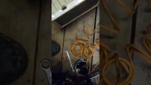 Ваз 21213 масло в воздушном фильтре часть 3 двигатель снят. Поршни сгорели