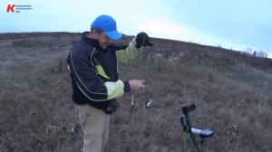 Коп в жилой деревне с АКА Сигнум. COP in the residential village with AKA Signum.