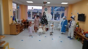 Новогодний утренник для детей 3-4 лет (3)