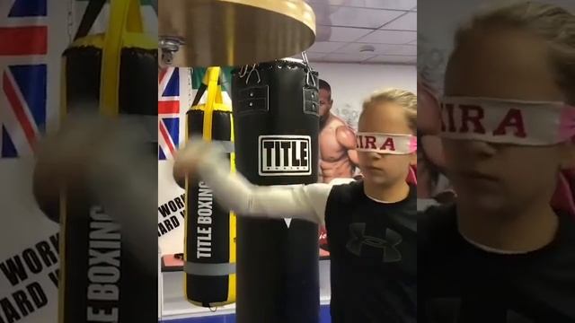 Как в Украине появляются монстры бокса (необычные ТРЕНИРОВКИ Ломаченко и Киры Макагоненко) смотреть онлайн