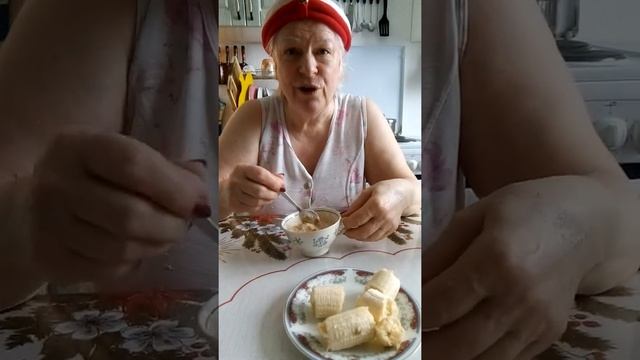 А вы волосики прибираете, когда кушаете??#завтрак #волосы #геркулес #банан смотреть онлайн