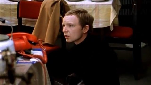 Вы мне объясните, я что сейчас в Ленинграде? смотреть онлайн