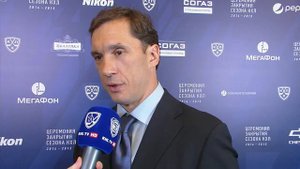 "Уже не хоккеист, но еще не тренер". Слава Козлов на Церемонии Закрытия сезона КХЛ 2014-15