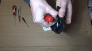 Мазда/Mazda СХ-7 Кнопки управления музыкой на руле . Что внутри ? Как разобрать ?