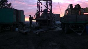 Процесс наращивания буровой штанги буровой установки УРБ-3А!