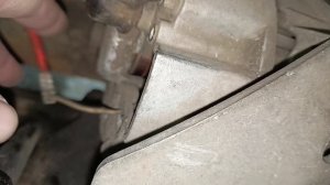 Меняем регулятор напряжения из-за низкого заряда (Славута).