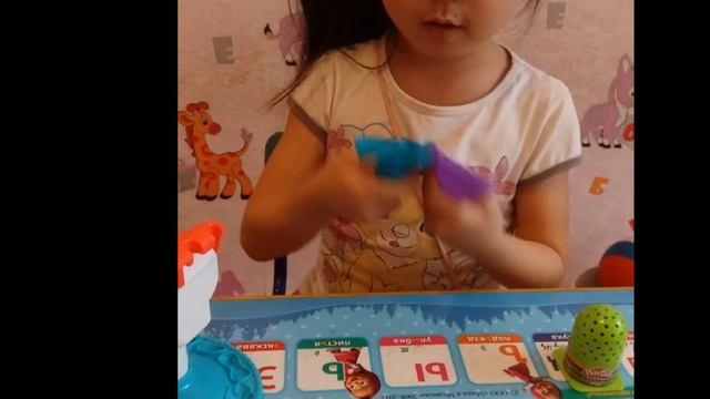 ПАРИКМАХЕРСКАЯ и Пластилин Плей До. Игры для девочек. смотреть онлайн