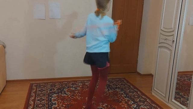 ПОКАЗЫВАЕМ КАК ДЕЛАТЬ УПРАЖНЕНИЯ ПО ХУДОЖЕСТВЕННОЙ ГИМНАСТИКЕ смотреть онлайн